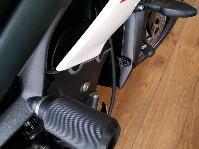 Triumph Speed Triple 765 RS Sliders (4 Pts. de Seguridad) - Image 5