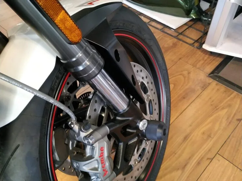 Triumph Speed Triple 765 RS Sliders (4 Pts. de Seguridad) - Image 7